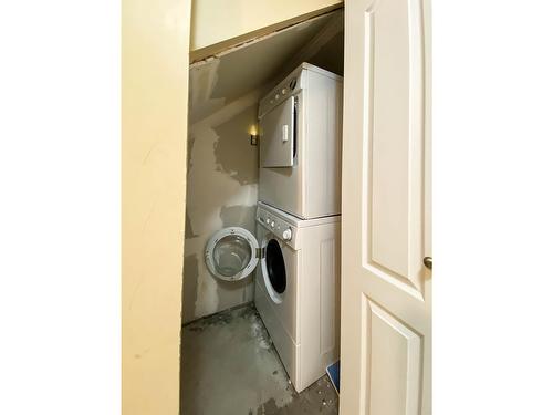 Bsmt 21639 90A Avenue, Langley, BC - Indoor Photo Showing Laundry Room