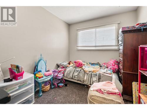 270-272 Woods Road, Kelowna, BC - Indoor Photo Showing Bedroom
