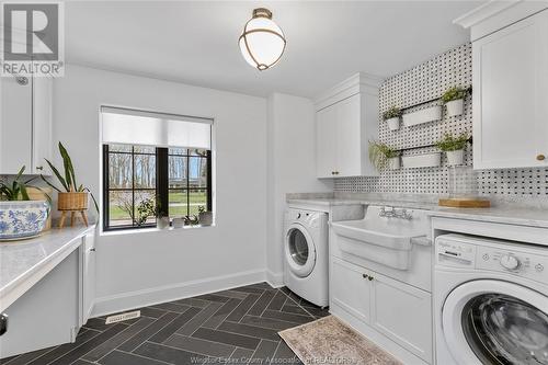 1300 Tanglewood, Lasalle, ON - Indoor Photo Showing Laundry Room