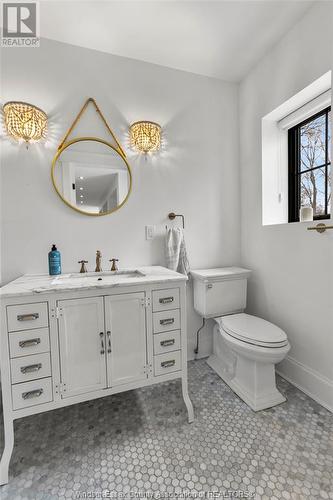 1300 Tanglewood, Lasalle, ON - Indoor Photo Showing Bathroom