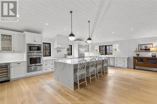 1300 Tanglewood, Lasalle, ON - Indoor Photo Showing Kitchen With Upgraded Kitchen