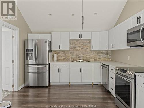 3045 Arner Townline, Essex, ON - Indoor Photo Showing Kitchen With Upgraded Kitchen