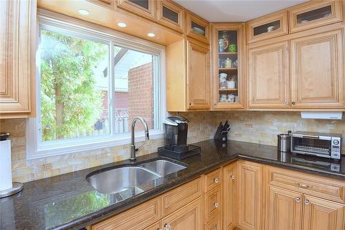 110 Highbury Drive, Stoney Creek, ON - Indoor Photo Showing Kitchen With Double Sink