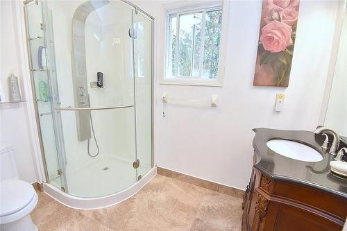 Primary bedrooms updated 3pc ensuite - 110 Highbury Drive, Stoney Creek, ON - Indoor Photo Showing Bathroom