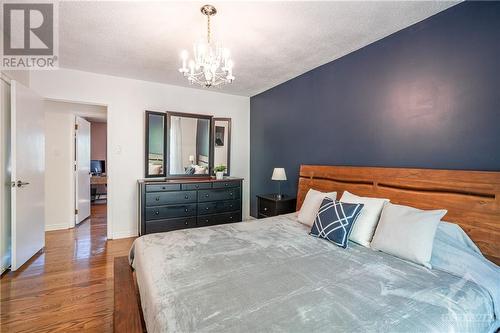 1501 Edgecliffe Avenue, Ottawa, ON - Indoor Photo Showing Bedroom