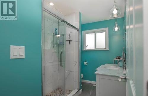 450 Donhauser Road, Kelowna, BC - Indoor Photo Showing Bathroom