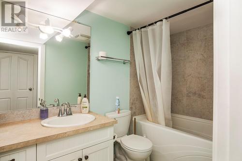 450 Donhauser Road, Kelowna, BC - Indoor Photo Showing Bathroom