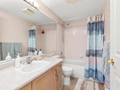 209-3854 Brown Road, West Kelowna, BC - Indoor Photo Showing Bathroom