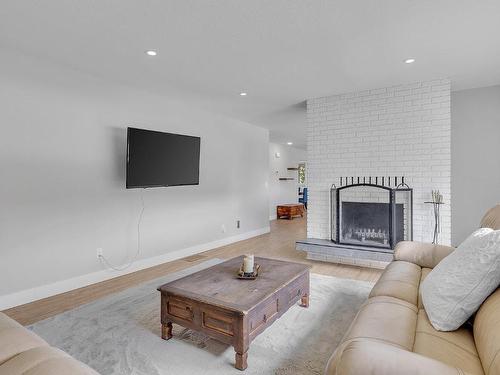2428 Thacker Drive, West Kelowna, BC - Indoor Photo Showing Living Room With Fireplace