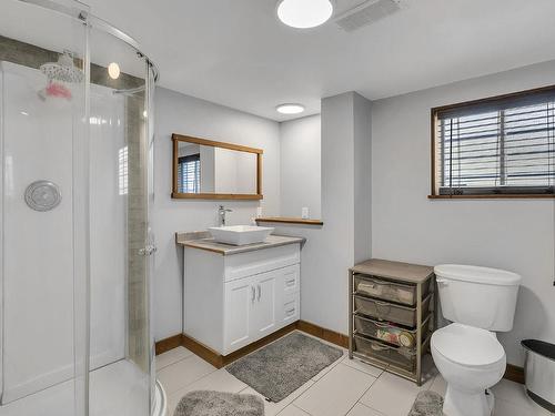2428 Thacker Drive, West Kelowna, BC - Indoor Photo Showing Bathroom