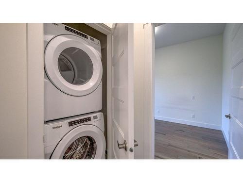 1428 Tower Ranch Drive, Kelowna, BC - Indoor Photo Showing Laundry Room