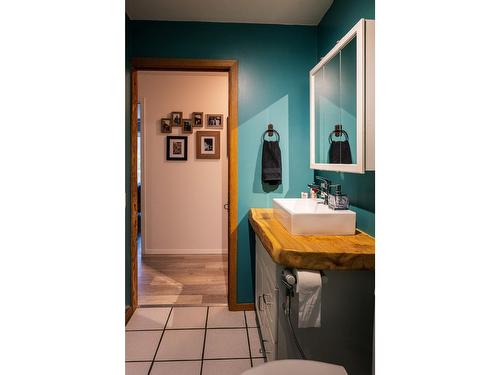 3064 Upper Slocan Park Road, Slocan Park, BC - Indoor Photo Showing Bathroom