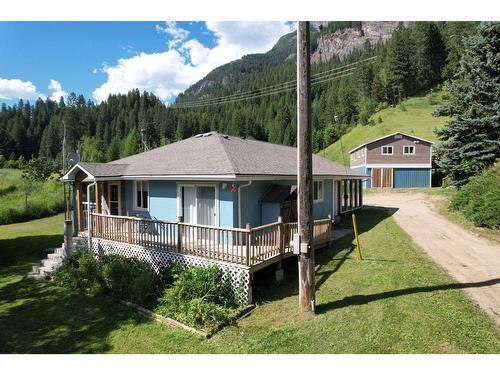 3064 Upper Slocan Park Road, Slocan Park, BC - Outdoor With Backyard