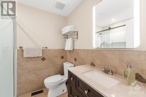 8 Randall James Drive, Ottawa, ON - Indoor Photo Showing Bathroom
