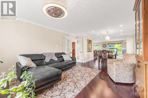 8 Randall James Drive, Ottawa, ON - Indoor Photo Showing Living Room