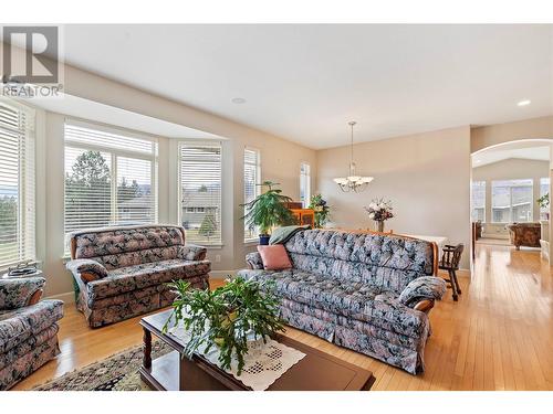 4035 Gellatly Road S Unit# 275, West Kelowna, BC - Indoor Photo Showing Living Room