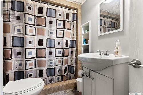 349 Arthur Street, Regina, SK - Indoor Photo Showing Bathroom