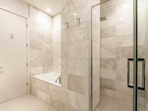 Salle de bains attenante Ã  la CCP - Ph-5308-1288 Rue St-Antoine O., Montréal (Ville-Marie), QC - Indoor Photo Showing Bathroom