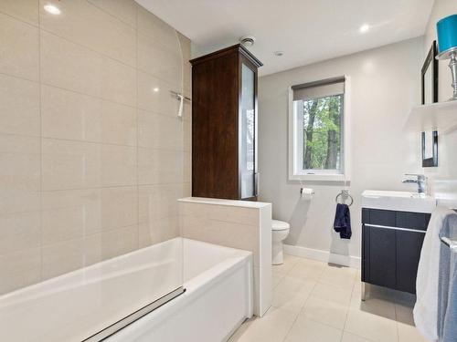 Bathroom - 1035 Rue Jacques-Cartier, Gatineau (Gatineau), QC - Indoor Photo Showing Bathroom