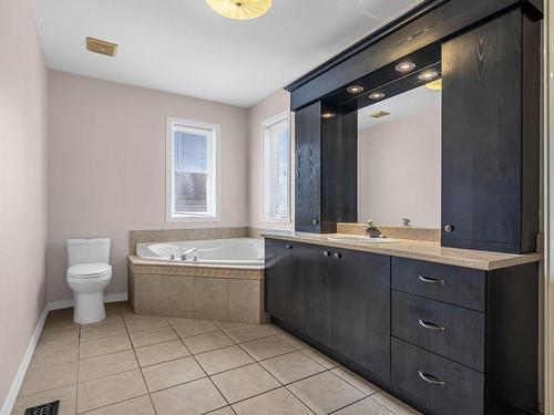 Ensuite bathroom - 224 Av. Adams, Pointe-Claire, QC - Indoor Photo Showing Bathroom