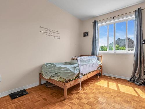 Chambre Ã Â coucher - 224 Av. Adams, Pointe-Claire, QC - Indoor Photo Showing Bedroom