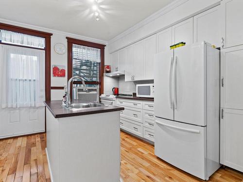 Kitchen - 5855  - 5863 Rue De La Roche, Montréal (Rosemont/La Petite-Patrie), QC - Indoor Photo Showing Kitchen