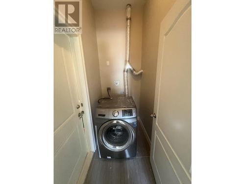 Elsom Avenue, Burnaby, BC - Indoor Photo Showing Laundry Room