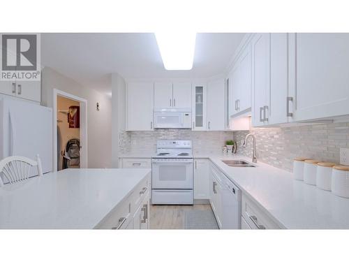 2235 Baskin Street Unit# 115, Penticton, BC - Indoor Photo Showing Kitchen With Double Sink