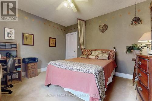 76 Mill Street N, Hamilton, ON - Indoor Photo Showing Bedroom