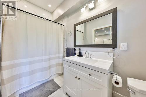 3949 Greenlane Road, Lincoln, ON - Indoor Photo Showing Bathroom