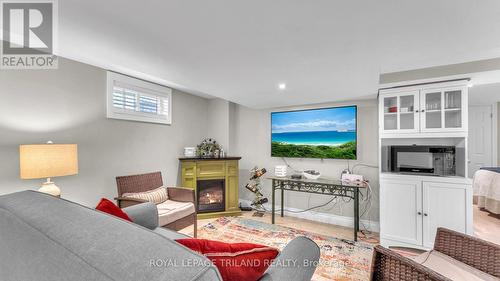 769 Quebec Street, London, ON - Indoor With Fireplace