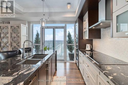 Lph08 - 55 Speers Road, Oakville, ON - Indoor Photo Showing Kitchen With Double Sink With Upgraded Kitchen