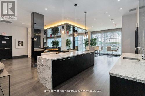 Lph08 - 55 Speers Road, Oakville, ON - Indoor Photo Showing Kitchen With Upgraded Kitchen