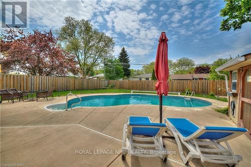 35 Woodbine Avenue, St. Catharines, ON - Outdoor With In Ground Pool