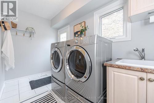1157 Beechgrove Crescent, Oakville, ON - Indoor Photo Showing Laundry Room