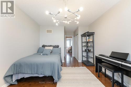 3905 Janice Drive, Mississauga, ON - Indoor Photo Showing Bedroom