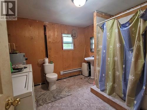 1022 Bordenwood Road, Central Frontenac, ON - Indoor Photo Showing Bathroom