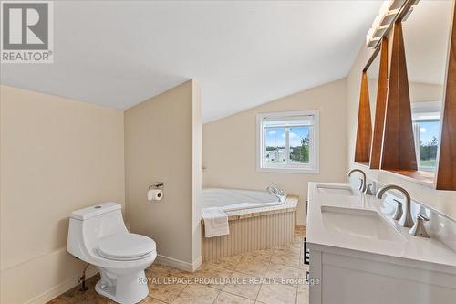 2632 County Road 5, Prince Edward County, ON - Indoor Photo Showing Bathroom