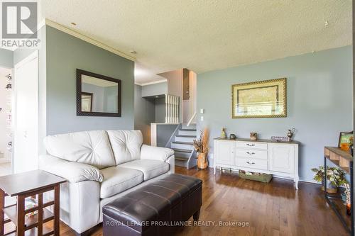 8 Birch Street, Quinte West, ON - Indoor Photo Showing Living Room