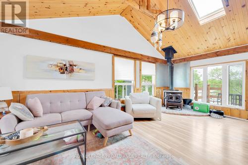 1243 South Shore Road, Greater Napanee, ON - Indoor Photo Showing Living Room