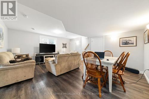 49&51 Dewal Place, Belleville, ON - Indoor Photo Showing Living Room