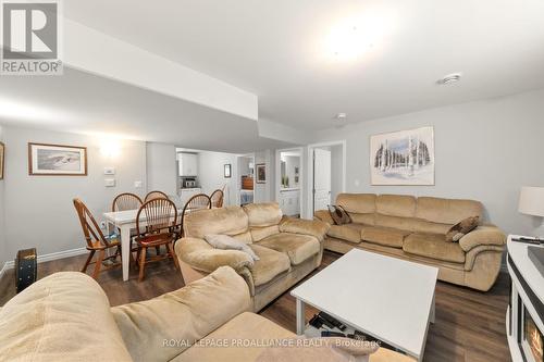 49&51 Dewal Place, Belleville, ON - Indoor Photo Showing Living Room