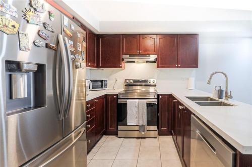 345 Aspendale Crescent, Mississauga, ON - Indoor Photo Showing Kitchen With Stainless Steel Kitchen With Double Sink