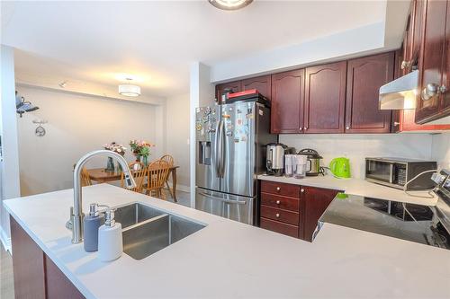 345 Aspendale Crescent, Mississauga, ON - Indoor Photo Showing Kitchen With Double Sink