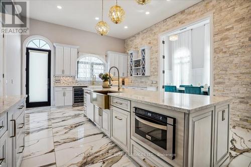 1530 Concession 1 Road, Niagara-On-The-Lake, ON - Indoor Photo Showing Kitchen With Upgraded Kitchen