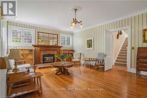 269 King Street, Niagara-On-The-Lake, ON - Indoor Photo Showing Living Room With Fireplace