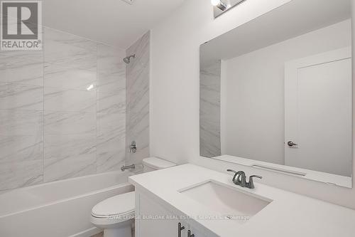 222 - 460 Dundas Street E, Hamilton, ON - Indoor Photo Showing Bathroom