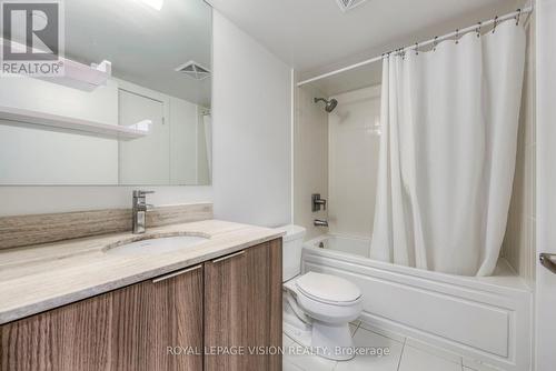 1419 - 955 Bay Street, Toronto, ON - Indoor Photo Showing Bathroom