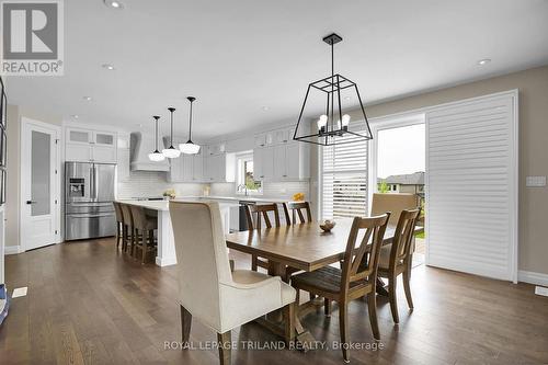 2430 Brayford Crescent, London, ON - Indoor Photo Showing Dining Room