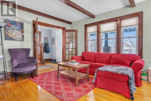 465 29Th Street W, Owen Sound, ON - Indoor Photo Showing Living Room